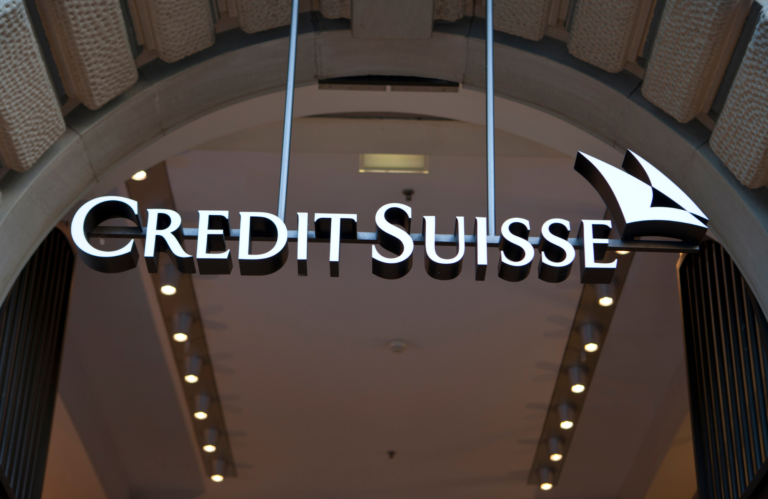 Swiss Lawmakers Criticize Government on UBS-Credit Suisse Deal