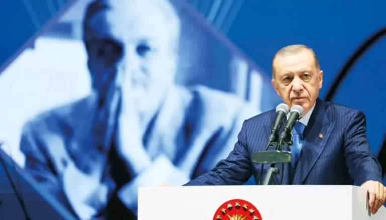 Cumhurbaşkanı Tayyip Erdoğan, düşük faiz yanlısı görüşününün değişmediğini ancak Hazine ve Maliye Bakanı Mehmet Şimşek’in Merkez Bankası (TCMB) ile beraber atacağı adımları kabullendiğini söyledi.
